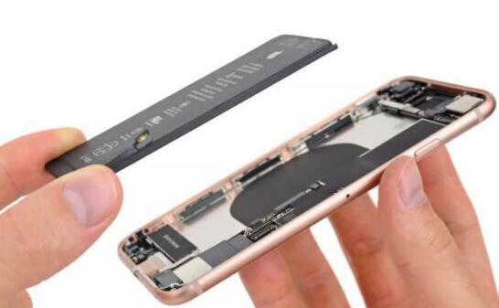 电池电路板厂：iPhone 8拆解的5大惊人发现！！！