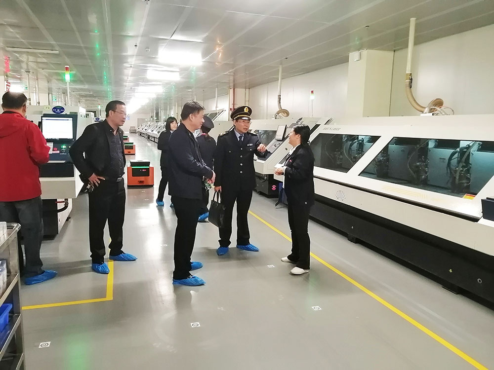 章贡区领导来深联电路HDI板厂进行年末职业卫生检查